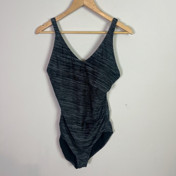 Speedo Women’s Black Gray Heather V Neck One Piece Swimsuit Size 14 - Picture 1 of 9